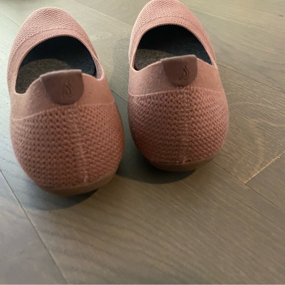Allbirds Women's Flats in Dusty Pink - Picture 4 of 7